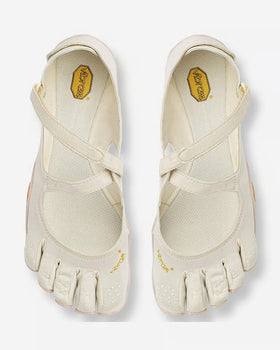 Beige gum